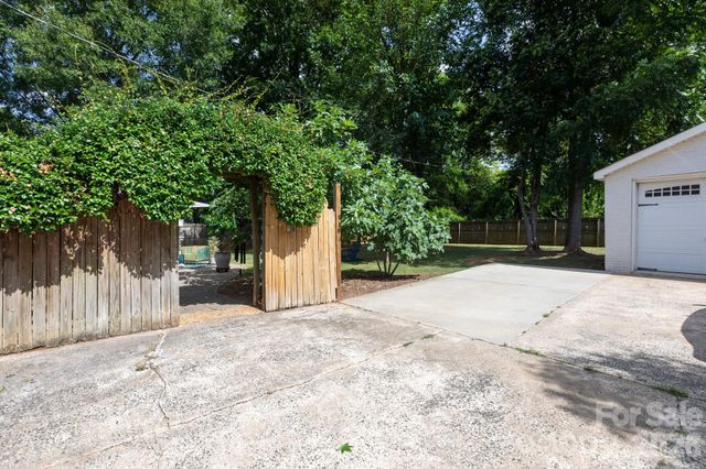 4031 Langhorne Avenue, Charlotte, NC 28205