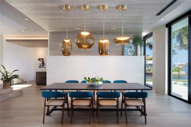 516 Mola Ave, Fort Lauderdale, FL 33301