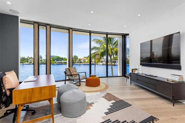 516 Mola Ave, Fort Lauderdale, FL 33301