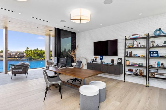 516 Mola Ave, Fort Lauderdale, FL 33301