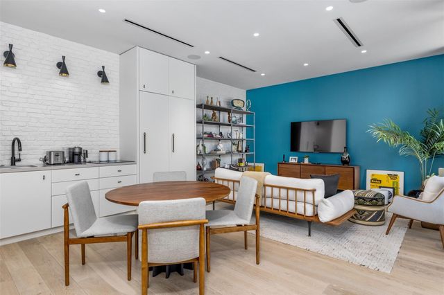 516 Mola Ave, Fort Lauderdale, FL 33301