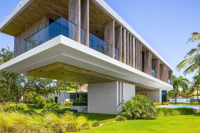 516 Mola Ave, Fort Lauderdale, FL 33301