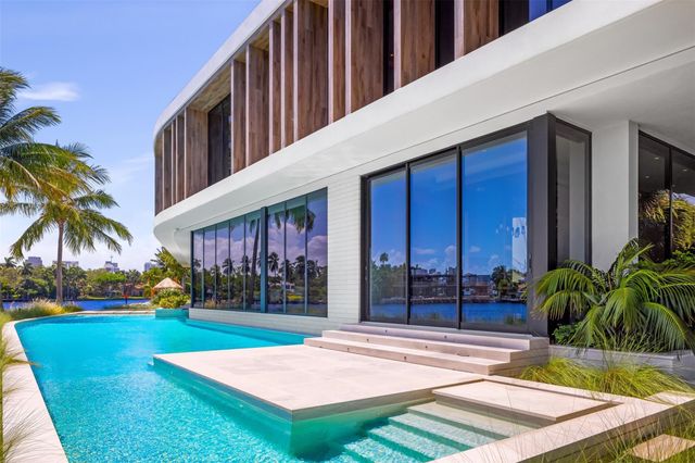 516 Mola Ave, Fort Lauderdale, FL 33301