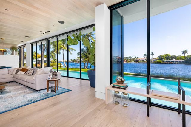 516 Mola Ave, Fort Lauderdale, FL 33301