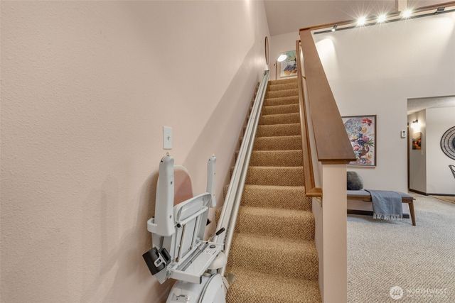 24709 13th Avenue S, Des Moines, WA 98198