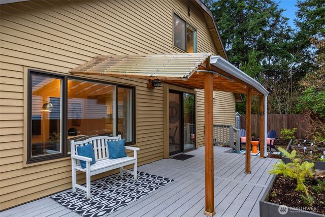 24709 13th Avenue S, Des Moines, WA 98198