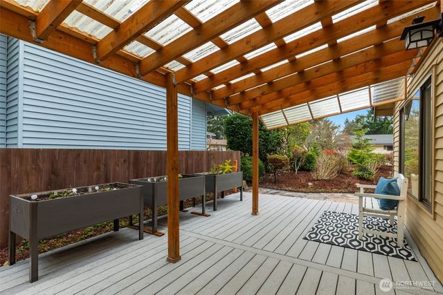 24709 13th Avenue S, Des Moines, WA 98198