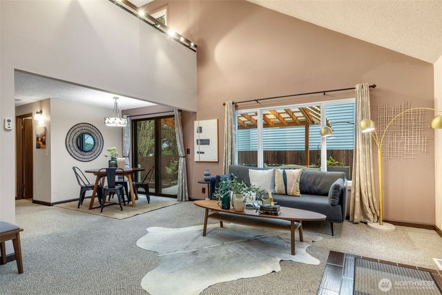 24709 13th Avenue S, Des Moines, WA 98198