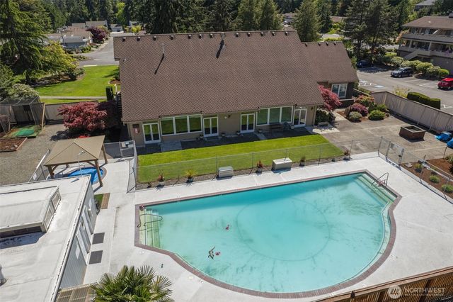 24709 13th Avenue S, Des Moines, WA 98198