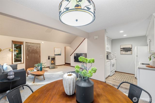 24709 13th Avenue S, Des Moines, WA 98198