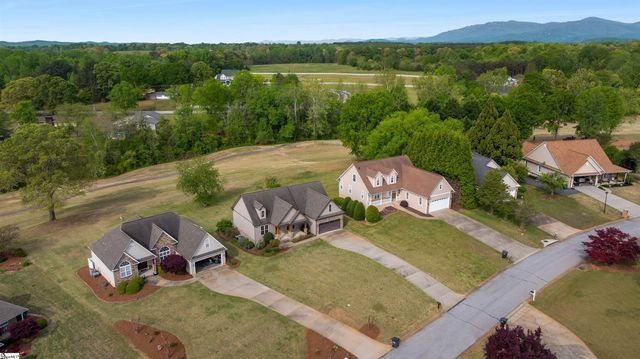 114 Royal Troon, Campobello, SC 29322