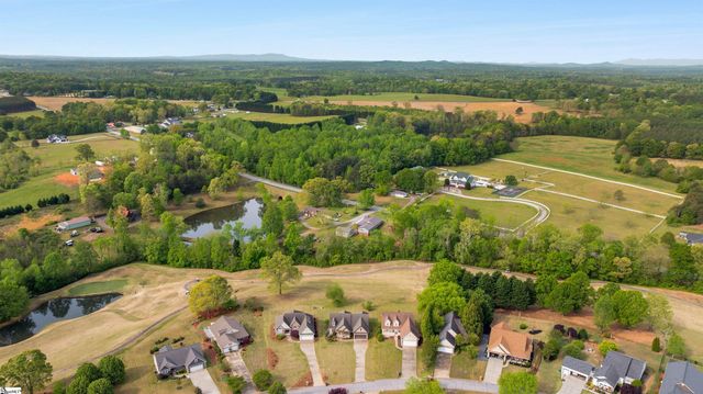 114 Royal Troon, Campobello, SC 29322