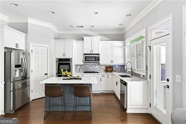 4222 Hill House Road SW, Smyrna, GA 30082