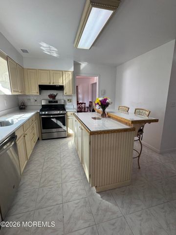 26 Gaston Street, Aberdeen, NJ 07747