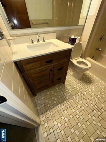 45 John Street 3A, Bloomfield, NJ 07003