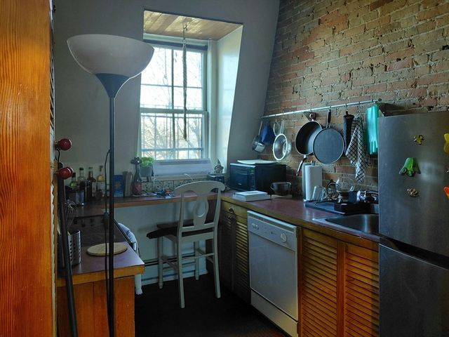 102 Ellery St. 2, Cambridge, MA 02138