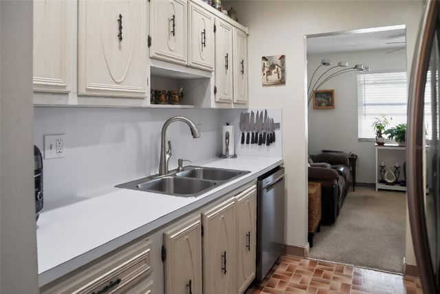 10038 62ND TERRACE N 15, St Petersburg, FL 33708