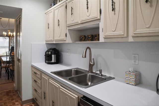 10038 62ND TERRACE N 15, St Petersburg, FL 33708