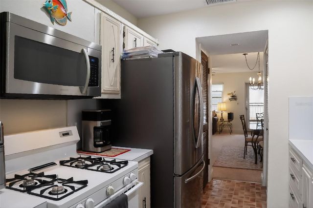 10038 62ND TERRACE N 15, St Petersburg, FL 33708