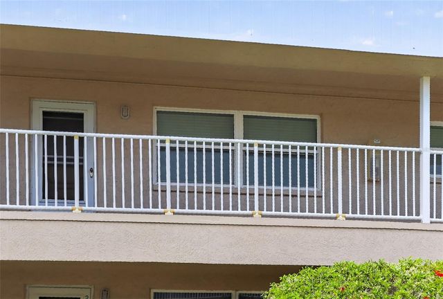 10038 62ND TERRACE N 15, St Petersburg, FL 33708