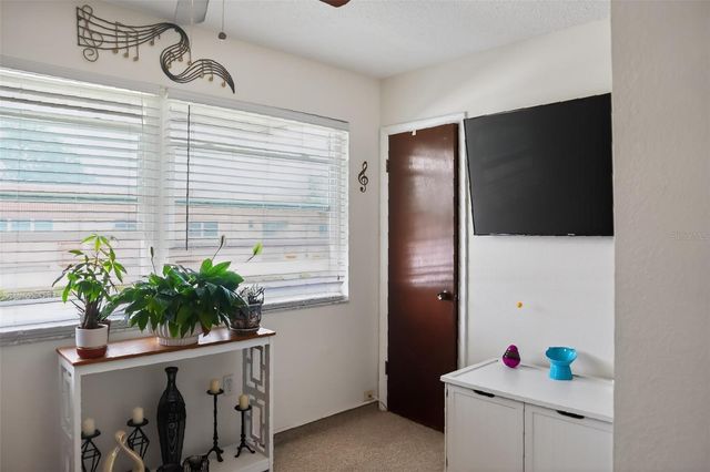 10038 62ND TERRACE N 15, St Petersburg, FL 33708