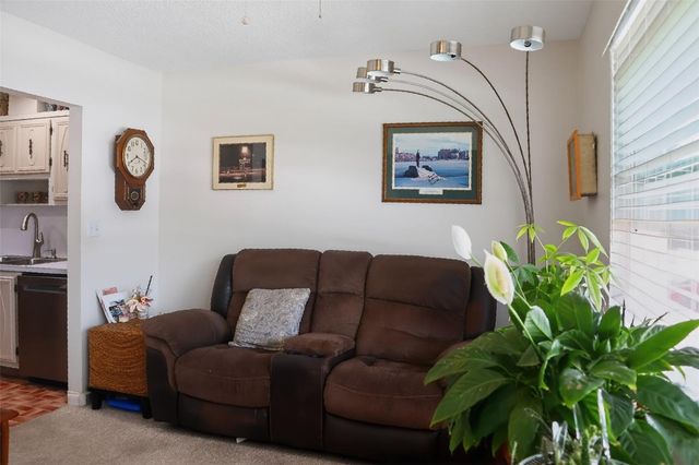 10038 62ND TERRACE N 15, St Petersburg, FL 33708