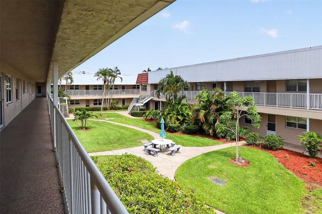 10038 62ND TERRACE N 15, St Petersburg, FL 33708