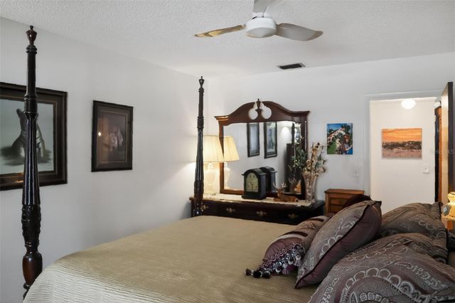 10038 62ND TERRACE N 15, St Petersburg, FL 33708