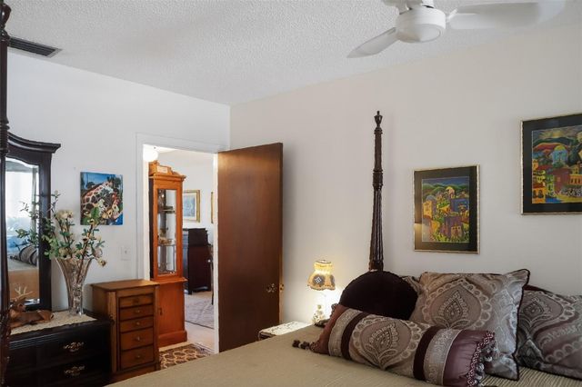 10038 62ND TERRACE N 15, St Petersburg, FL 33708