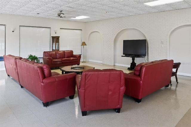 10038 62ND TERRACE N 15, St Petersburg, FL 33708