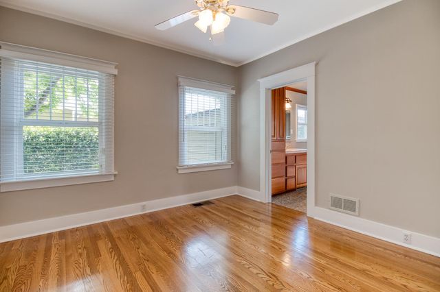 318 California Ave, Oakdale, CA 95361