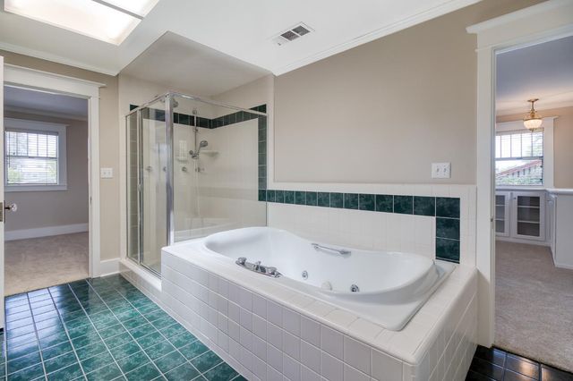 318 California Ave, Oakdale, CA 95361
