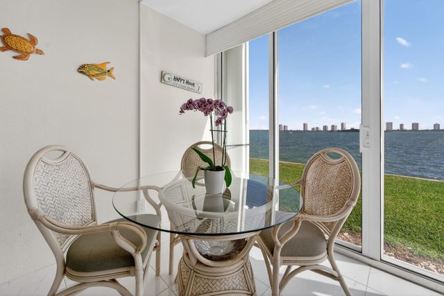 100 Wettaw Lane 6, North Palm Beach, FL 33408