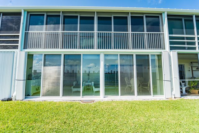 100 Wettaw Lane 6, North Palm Beach, FL 33408