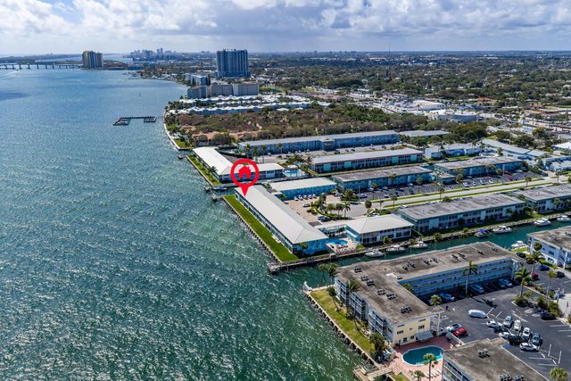 100 Wettaw Lane 6, North Palm Beach, FL 33408