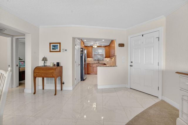 100 Wettaw Lane 6, North Palm Beach, FL 33408