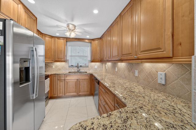 100 Wettaw Lane 6, North Palm Beach, FL 33408