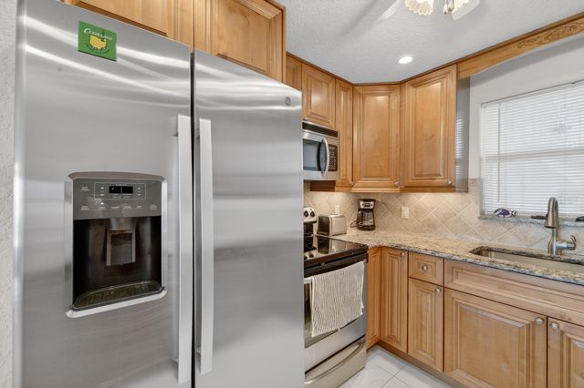 100 Wettaw Lane 6, North Palm Beach, FL 33408