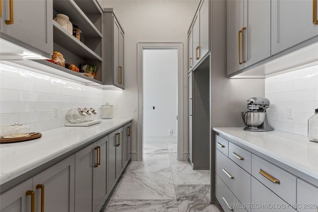 19001 W 41st Street, Sand Springs, OK 74063