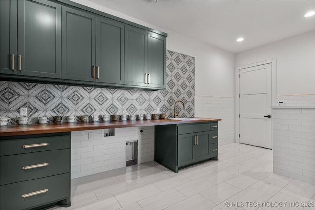 19001 W 41st Street, Sand Springs, OK 74063