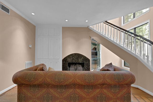 5084 Augusta Street, Houston, TX 77007