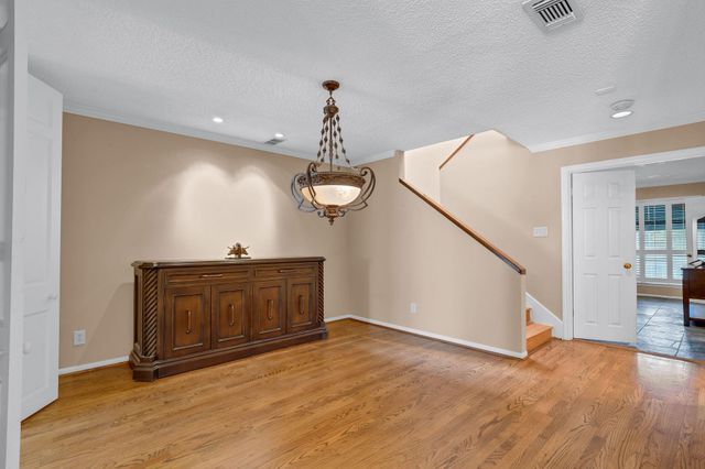 5084 Augusta Street, Houston, TX 77007