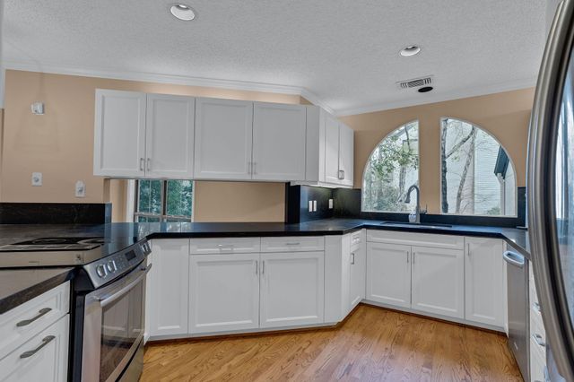 5084 Augusta Street, Houston, TX 77007