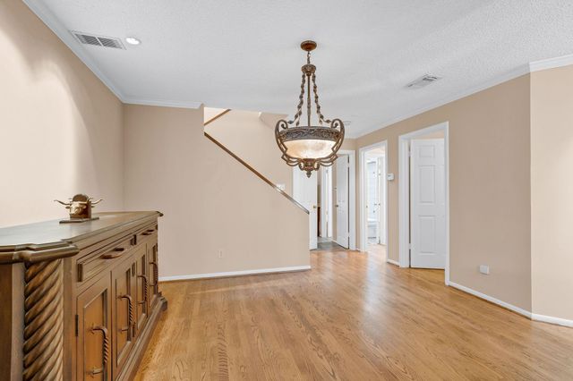 5084 Augusta Street, Houston, TX 77007