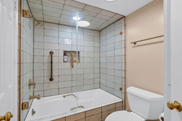 5084 Augusta Street, Houston, TX 77007