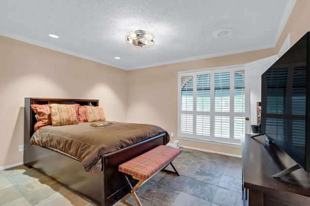 5084 Augusta Street, Houston, TX 77007