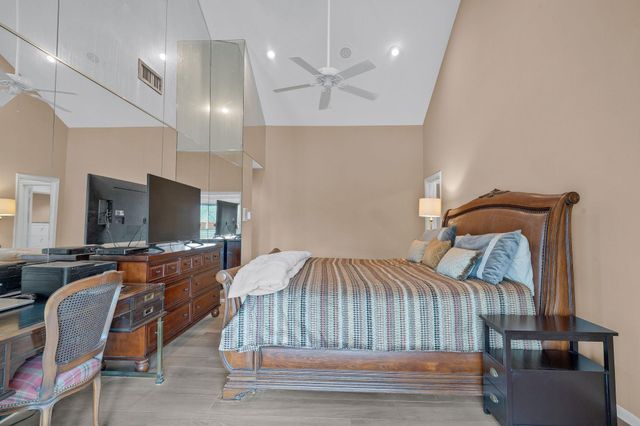 5084 Augusta Street, Houston, TX 77007