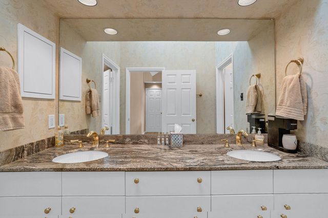 5084 Augusta Street, Houston, TX 77007