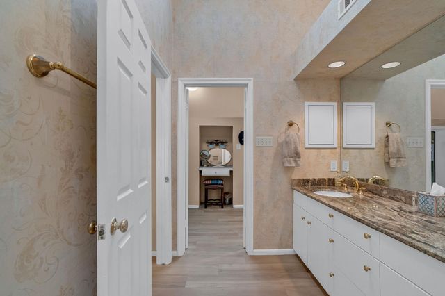 5084 Augusta Street, Houston, TX 77007