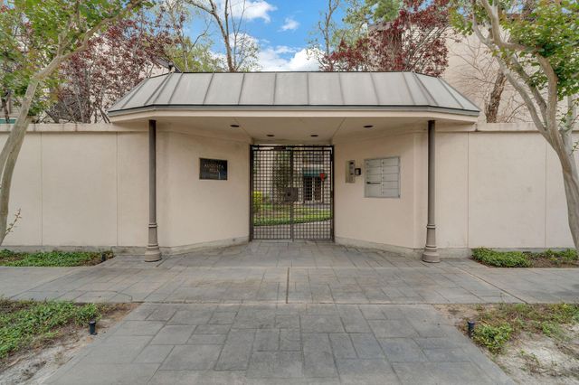 5084 Augusta Street, Houston, TX 77007